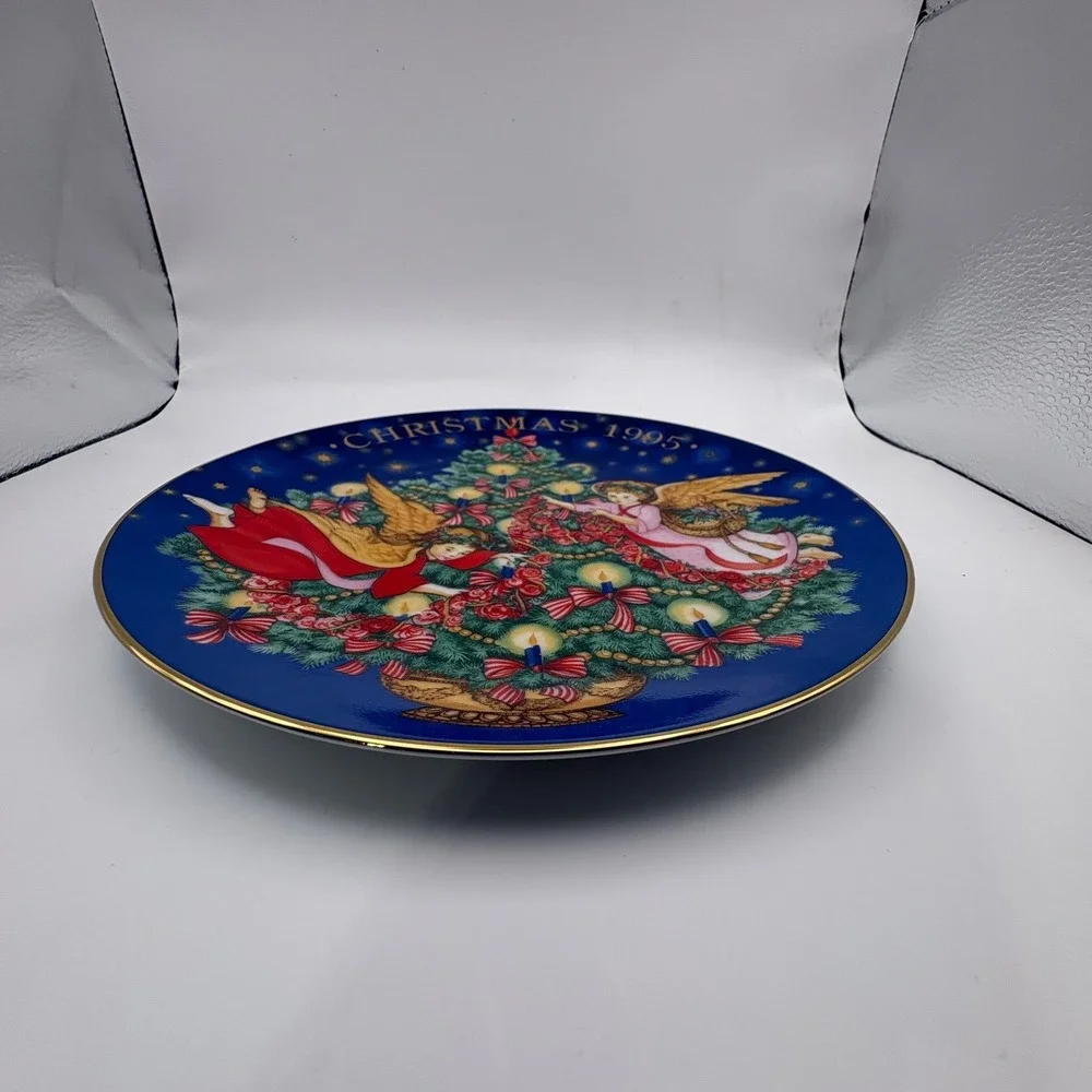 Avon 1995 Christmas Plate 